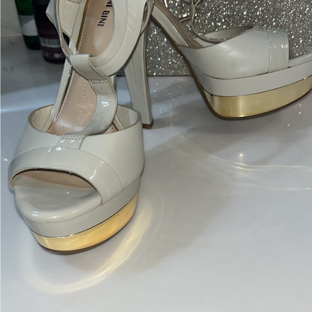 Gianni Bini taupe and Gold Platform Heels  with Peep-Toe